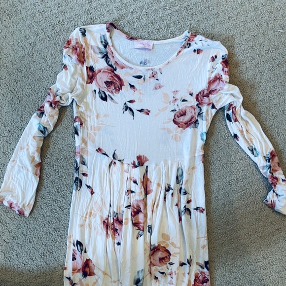 White floral long-sleeve dress - Picture 3 of 4